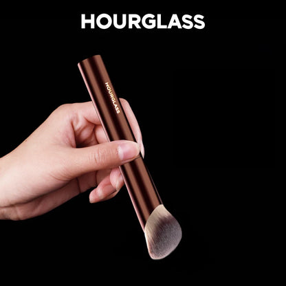 Hourglass-brocha de maquillaje de fibra suave, cepillo de base de brillo ambiental, diseño de moda de cabello