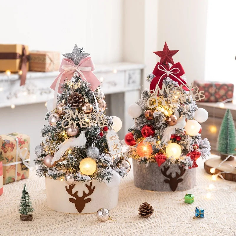 Mini árbol de Navidad con luces, decoración navideña roja y dorada para escritorio.