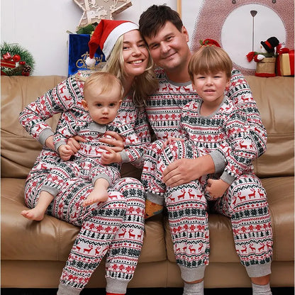 Pijamas navideños a juego para la familia